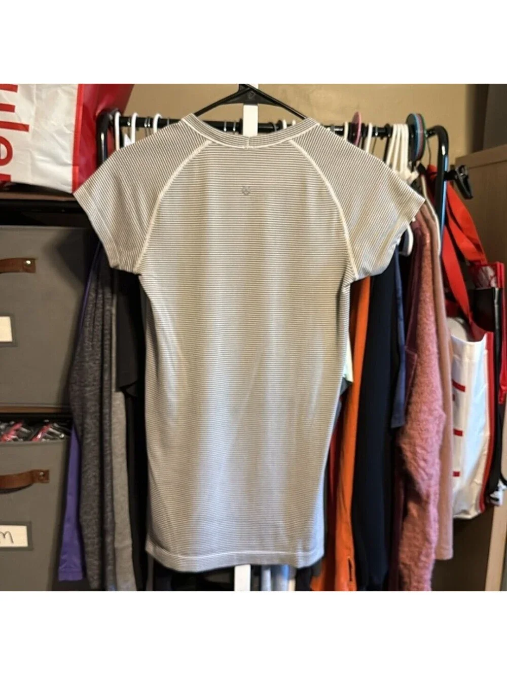 Lululemon Swiftly Tech Short Sleeve VNeck Sz 6 Tempo Stripe White Black 648